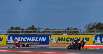 Bezzechi voa em Mandalika, faz a pole e quebra recorde na MotoGP
