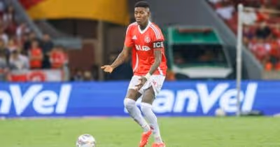 Vitão lamenta chances perdidas contra o Santos: