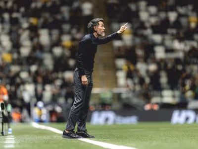 Atlético-MG sai na frente, mas Bahia empata no 2o tempo