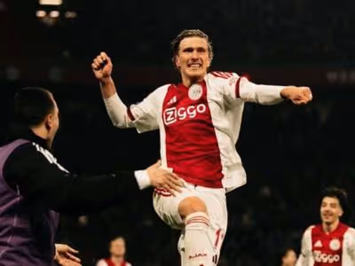 PSG desembolsa R$ 330 milhões para contratar atacante do Ajax