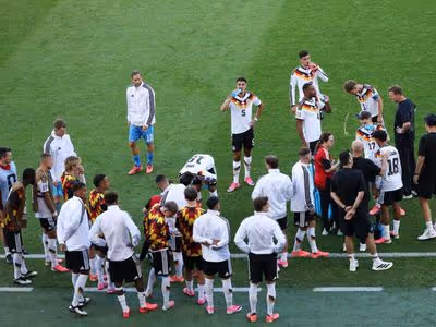 Titular da Alemanha preocupa após suspeita de lesão ligamentar na Copa