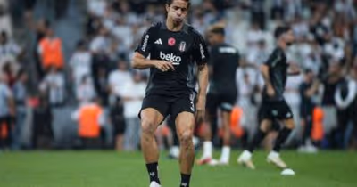 Gabriel Paulista chega a São Paulo para fazer exames e assinar com o Corinthians
