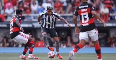 Paquetá decide, Flamengo elimina o Botafogo e avança à semifinal do Carioca