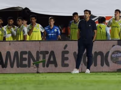 Abel elogia arbitragem em goleada do Palmeiras:
