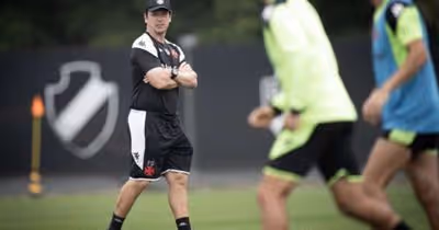 Vasco sofre jejum de gols pela primeira vez com Diniz