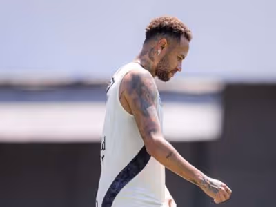 Neymar se antecipa à reapresentação no Santos e treina parte física