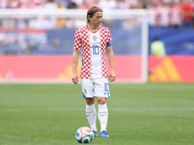 Modric agradece companheiro da Croácia por evitar aposentadoria: