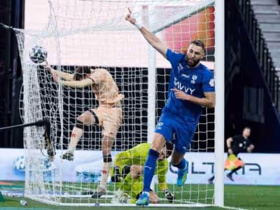 Al Hilal goleia com show de Benzema e encosta no líder Al Nassr