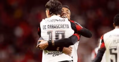 Bruno Henrique e Arrascaeta fazem história no futebol brasileiro