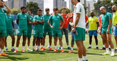 Abel retorna das férias, e Palmeiras tem novidades em treino