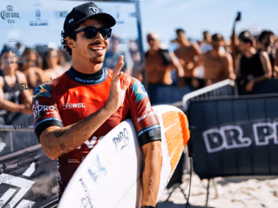 Com show de aéreos, Yago Dora é campeão do Vivo Rio Pro em Saquarema