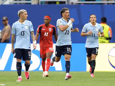 Uruguai segue tabu de 36 anos de não vencer jogos de Copa do Mundo sem Luís Suarez desde 1990