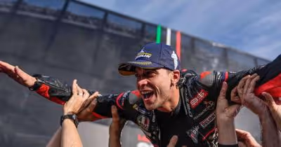 MotoGP: Marco Bezzecchi vence em Valência