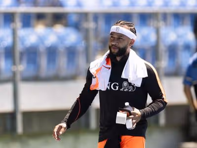 Técnico não conta com Memphis de titular da Holanda na estreia da Copa: ‘Não está 100%’