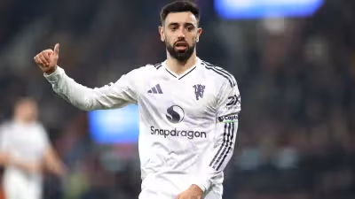 "Ou nenhum é penálti ou são os dois". Bruno Fernandes critica arbitragem