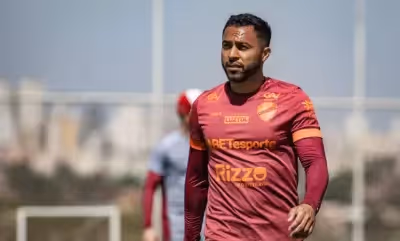 Atacante rescinde com o Vila Nova e fica perto do Guarani