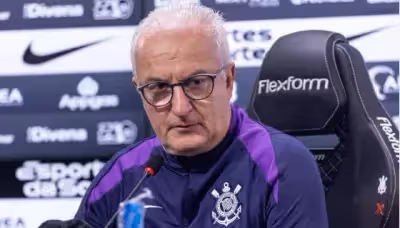 Dorival diz tratar política do Corinthians como tratou na CBF: ‘Não me envolvo’
