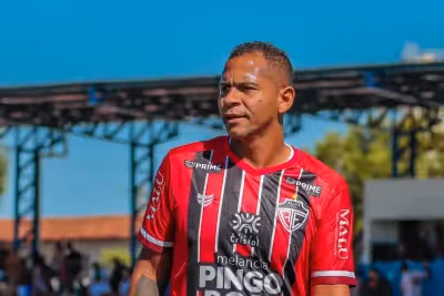 Comercial negocia contratação do atacante Walter