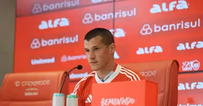 Alan Benítez é apresentado pelo Inter para reforçar a lateral-direita
