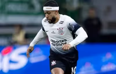 Memphis Depay é punido por falta em treino e segue titular no Corinthians