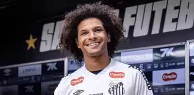 Arão se emociona no Santos: ‘Vestir a camisa do Pelé’