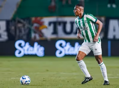 Juventude espera resposta do Grêmio por Caíque e clube árabe entra na briga