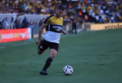 Criciúma: Marcinho é expulso e abre vaga na lateral-direita
