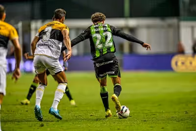 Zagueiro do Criciúma aprova empate na Série B: “Ponto importante”