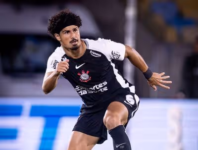 André Ramalho brinca ao analisar gol do Corinthians contra o Fluminense