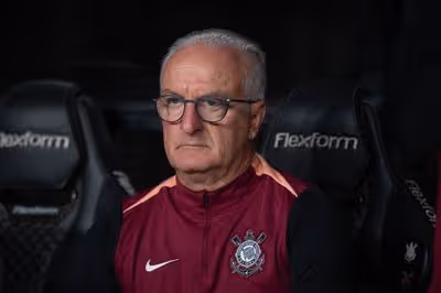 Técnico do Corinthians aponta base como legado e reforça planejamento após vitória no Paulistão