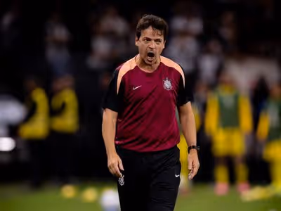 Técnico do Corinthians exalta primeiro tempo e cobra mais intensidade após vitória na Libertadores