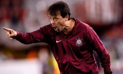 Técnico do Corinthians reconhece importância do Majestoso e destaca recuperação física após altitude