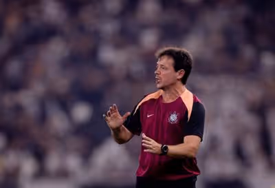 Técnico do Corinthians vê mau momento no Brasileirão como combustível para a Libertadores