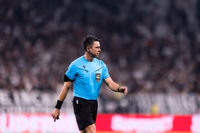 Árbitro registra em súmula confusão entre delegações de Corinthians e Palmeiras após Dérbi