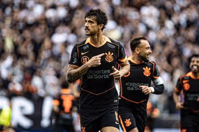 Gustavo Henrique celebra gol e projeta Corinthians brigando por vaga na Libertadores