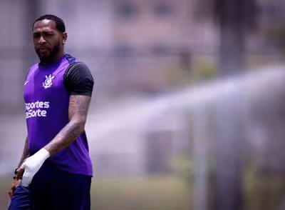 Martínez desenrola pendência na Venezuela e se programa para retornar ao Corinthians