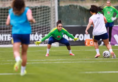 Goleira do Corinthians descreve primeiro treino e se emociona com retorno à Seleção Brasileira