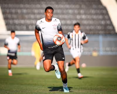Favela marca gol salvador e Corinthians estreia com vitória na Copinha 2026 contra o Trindade-GO