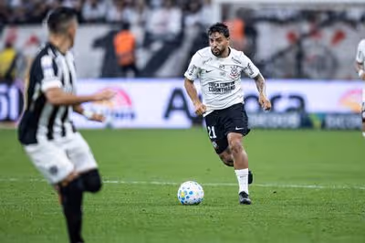 Lateral do Corinthians valoriza vitória contra o Atlético-MG e mira melhor campanha na Libertadores