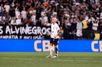 Lateral do Corinthians lamenta queda na Copa do Brasil e ressalta lições para o restante do ano