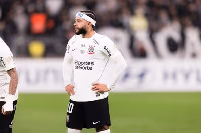 Entenda o atual estágio das negociações entre Memphis Depay e Corinthians