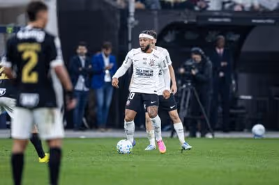 Marcelo Paz atualiza renovação de Memphis e vê atacante engajado a elevar patamar do Corinthians