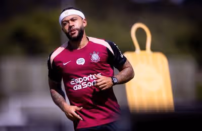 Executivo do Corinthians revela que Memphis aceitou redução salarial para renovar