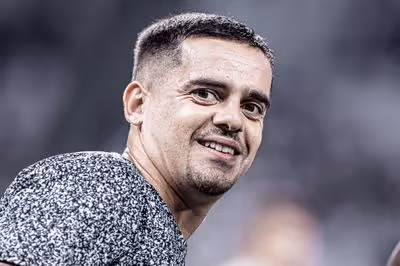Corinthians encaminha rescisão de Fagner e prevê alívio financeiro milionário; entenda