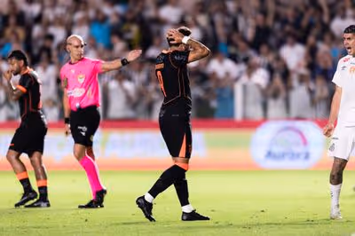 Fiel lamenta vacilo no fim e vê Corinthians deixar vitória escapar contra o Santos pelo Paulistão