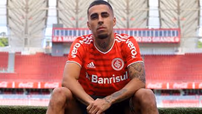 Volante Gabriel prepara ação para cobrar Inter na Justiça
