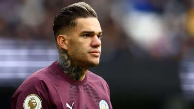 Donnarumma chega, Ederson sai? O que falta para City ter novo goleiro