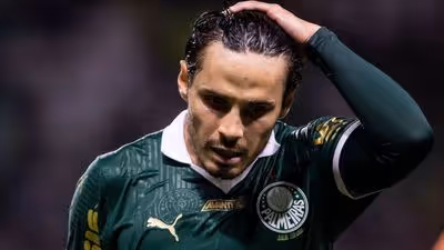 O que Palmeiras planeja para Weverton e Raphael Veiga, alvos de sondagens de clubes do Brasil para 2026