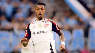 Conmebol multa Bruno Henrique por gesto obsceno