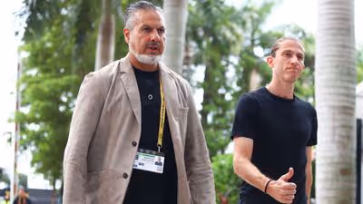 Boto responde sobre futuro de Filipe Luís e diz que Vinicius Jr. vai voltar ao Flamengo: 'Isso é certo'